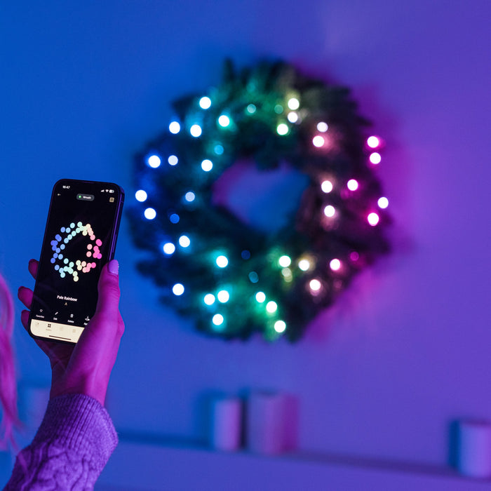 Twinkly LED fir wreath, RGB+W, 50 LEDs, IP20, app-controlled