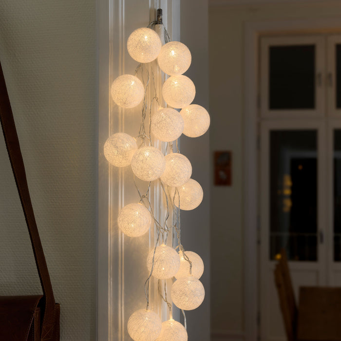 Konstsmide LED-Dekolichterkette, Baumwollkugeln 6cm • Lichterketten & Netze bei LEDs.de